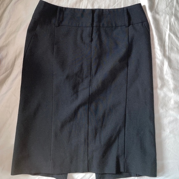 Black Pencil Skirt with Cheetah Print Lining - Women's Size 0 - Picture 6 of 7